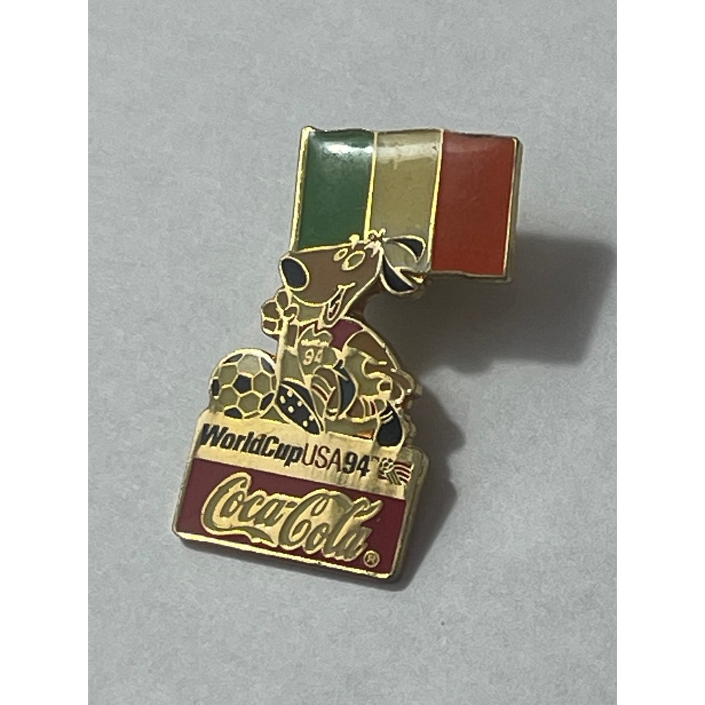 Coca Cola World Cup‎ USA 1994 Soccer Pin Ireland Flag Snoopy Collectible 00823